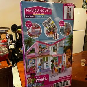 Barbie Malibu House Dollhouse
Playset with 25+ Furniture and
Accessories 6 Rooms